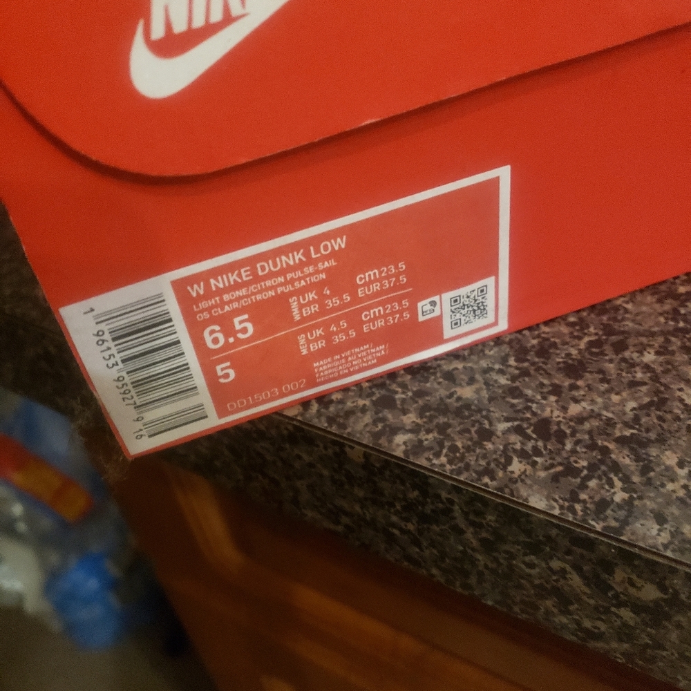 Yellow and grey dunks size 6.5 in boys